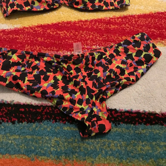 Victoria's Secret multicolored bikini mismatched - Picture 5 of 7